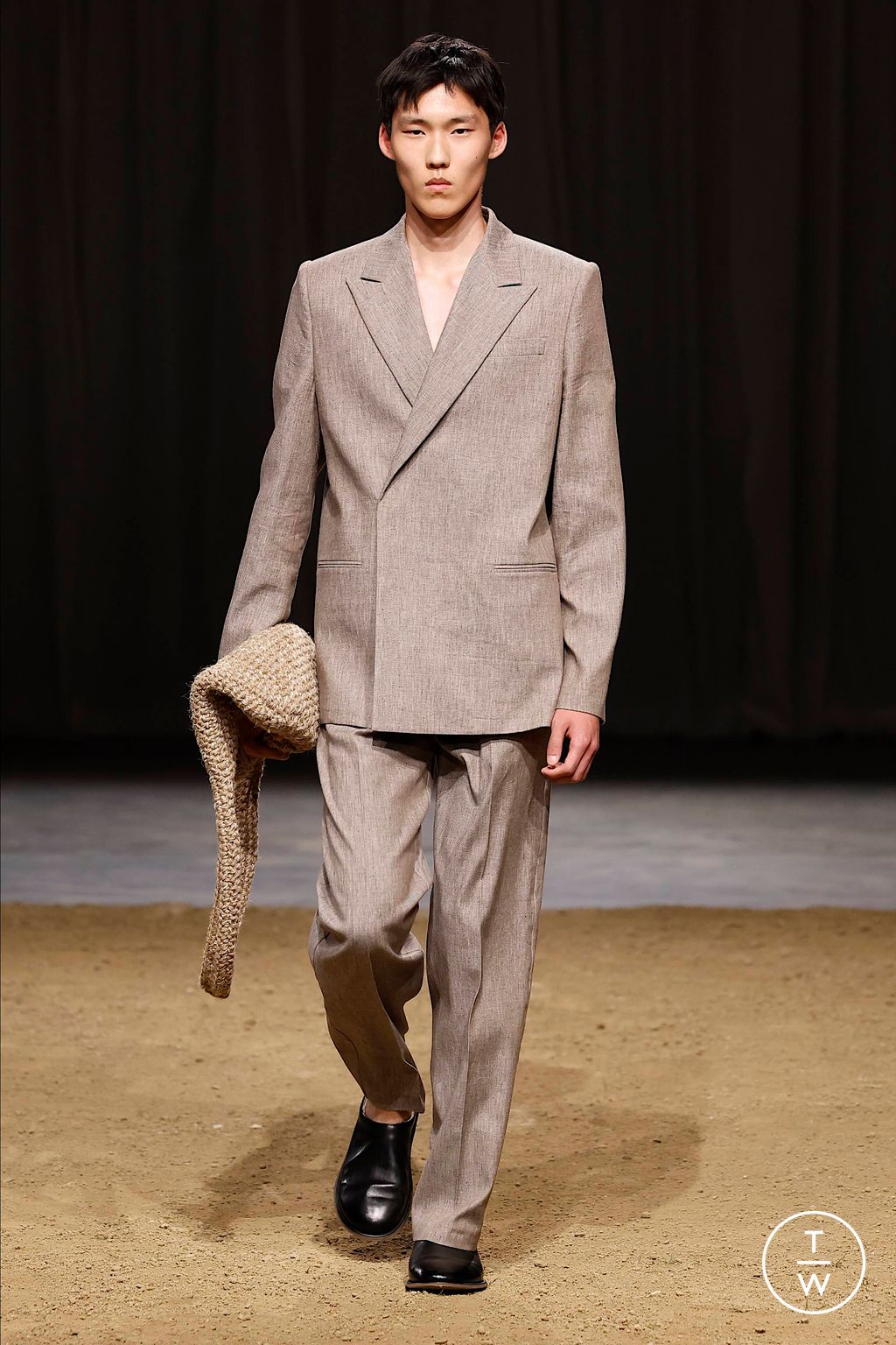 Fashion Week Milan Spring/Summer 2024 look 2 from the Federico Cina collection 男装