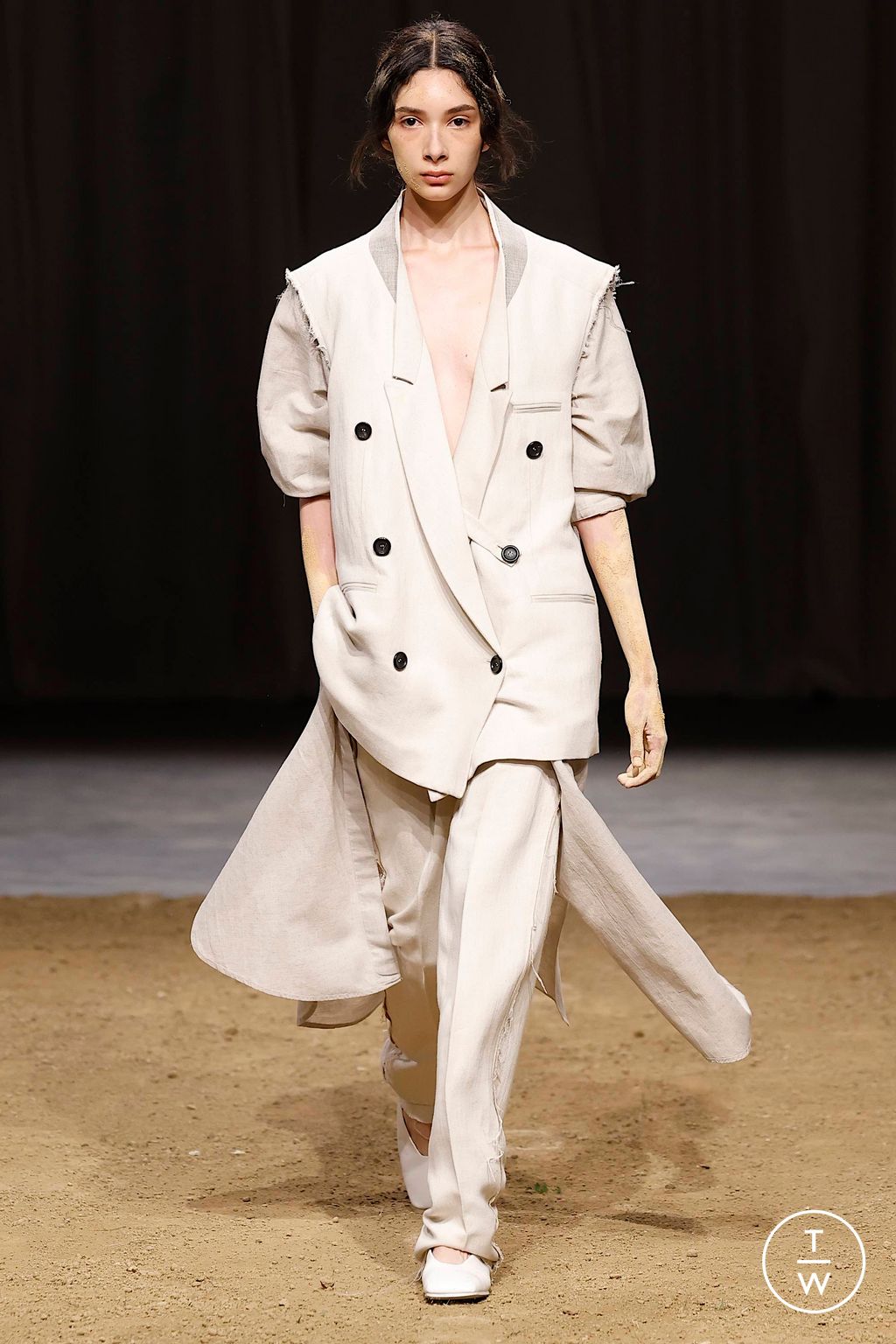 Fashion Week Milan Spring/Summer 2024 look 3 de la collection Federico Cina menswear