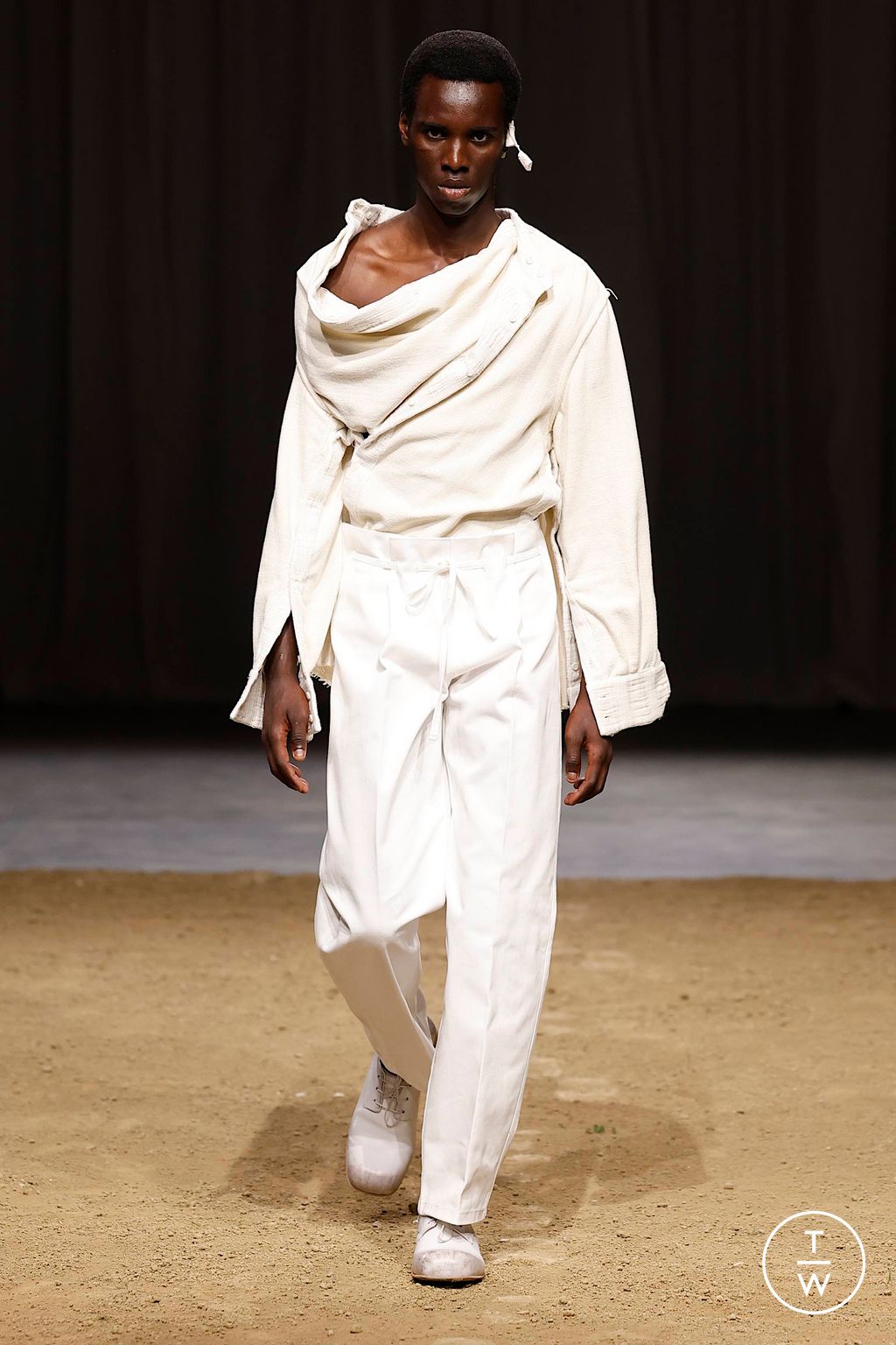 Fashion Week Milan Spring/Summer 2024 look 4 from the Federico Cina collection 男装