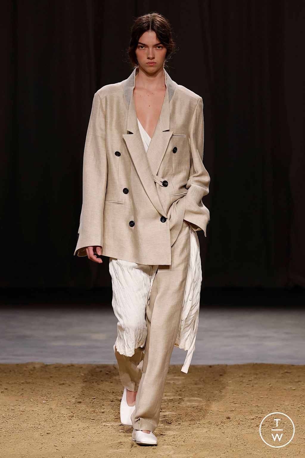 Fashion Week Milan Spring/Summer 2024 look 7 de la collection Federico Cina menswear