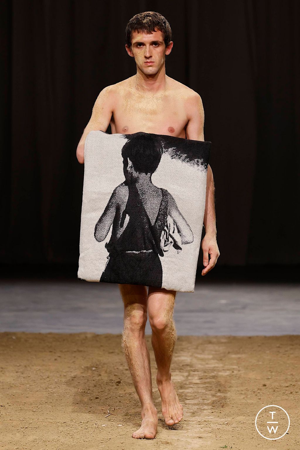 Fashion Week Milan Spring/Summer 2024 look 23 de la collection Federico Cina menswear