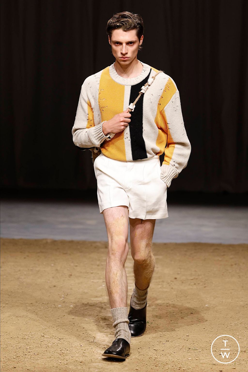 Fashion Week Milan Spring/Summer 2024 look 24 from the Federico Cina collection menswear