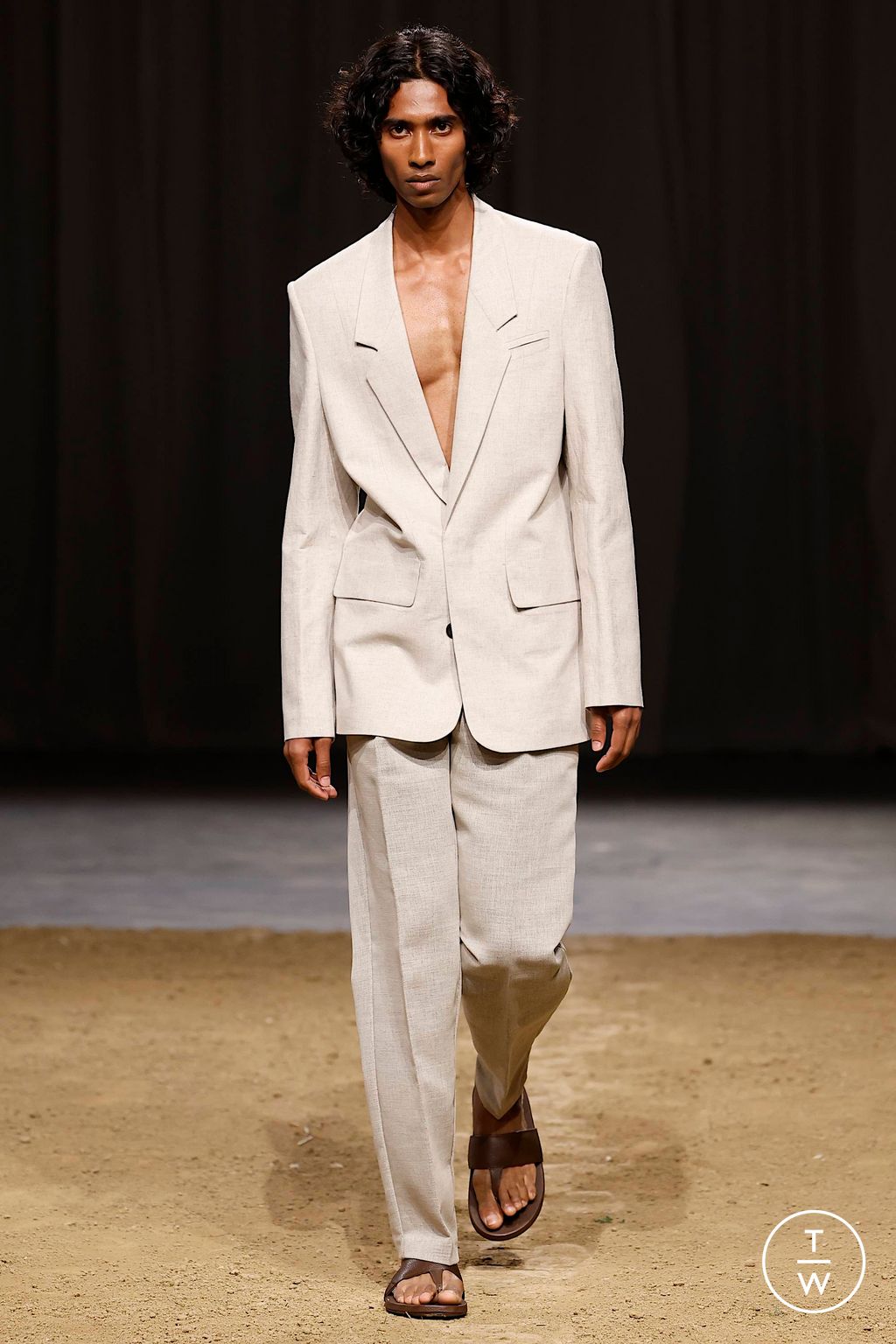 Fashion Week Milan Spring/Summer 2024 look 27 from the Federico Cina collection menswear