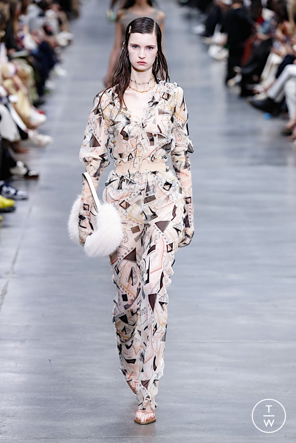 Fashion Week Milan Fall/Winter 2022 look 10 from the Fendi collection womenswear