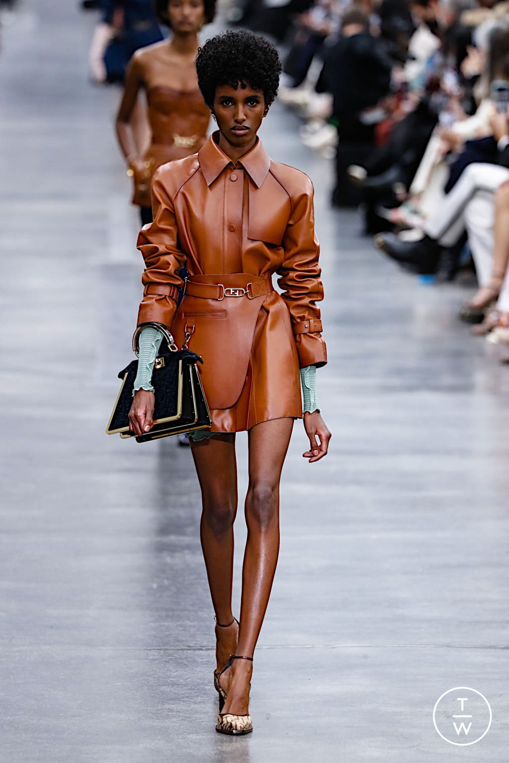 Fashion Week Milan Fall/Winter 2022 look 26 from the Fendi collection 女装