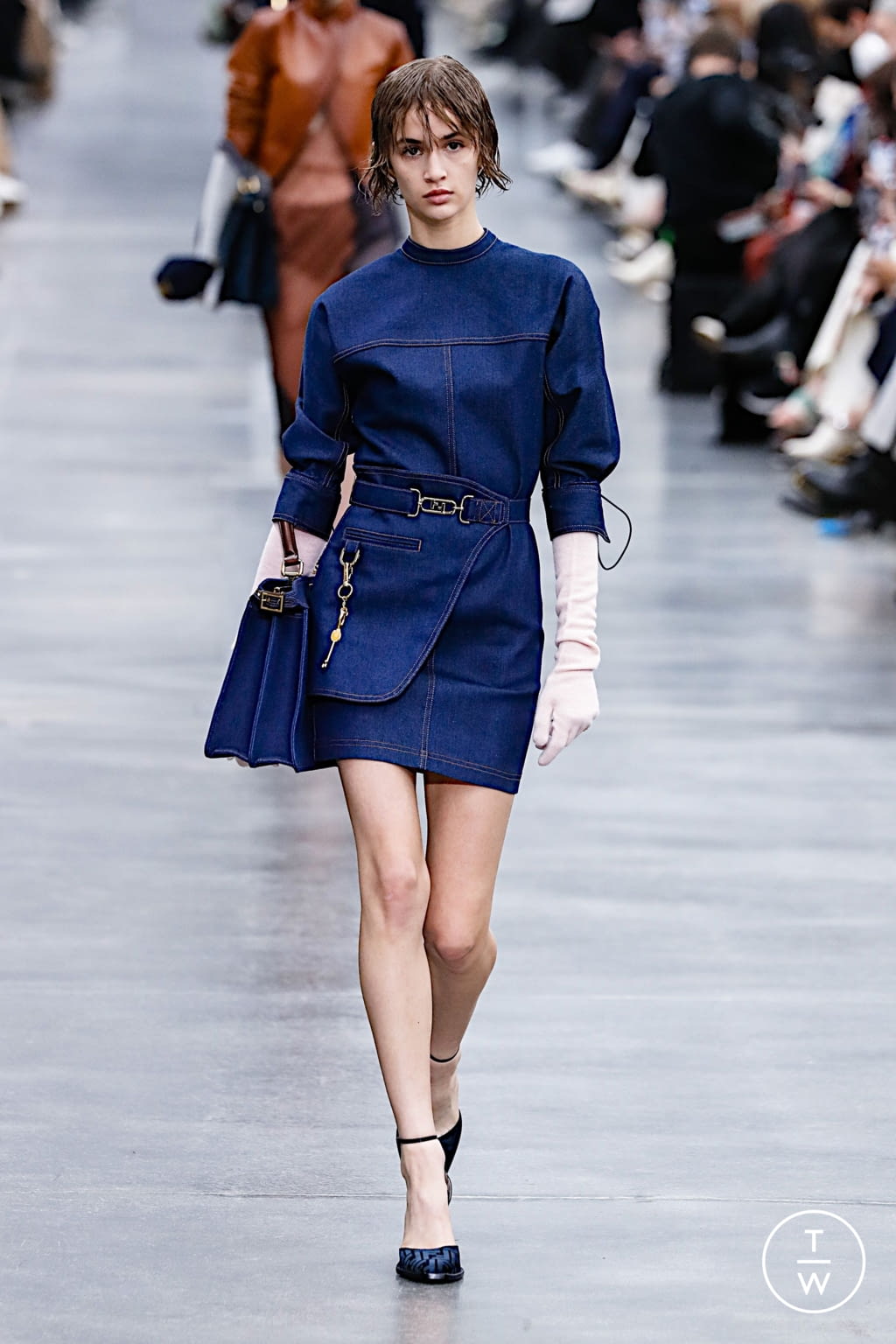Fashion Week Milan Fall/Winter 2022 look 28 from the Fendi collection womenswear