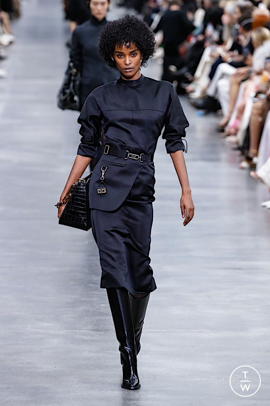 Fashion Week Milan Fall/Winter 2022 look 34 from the Fendi collection womenswear
