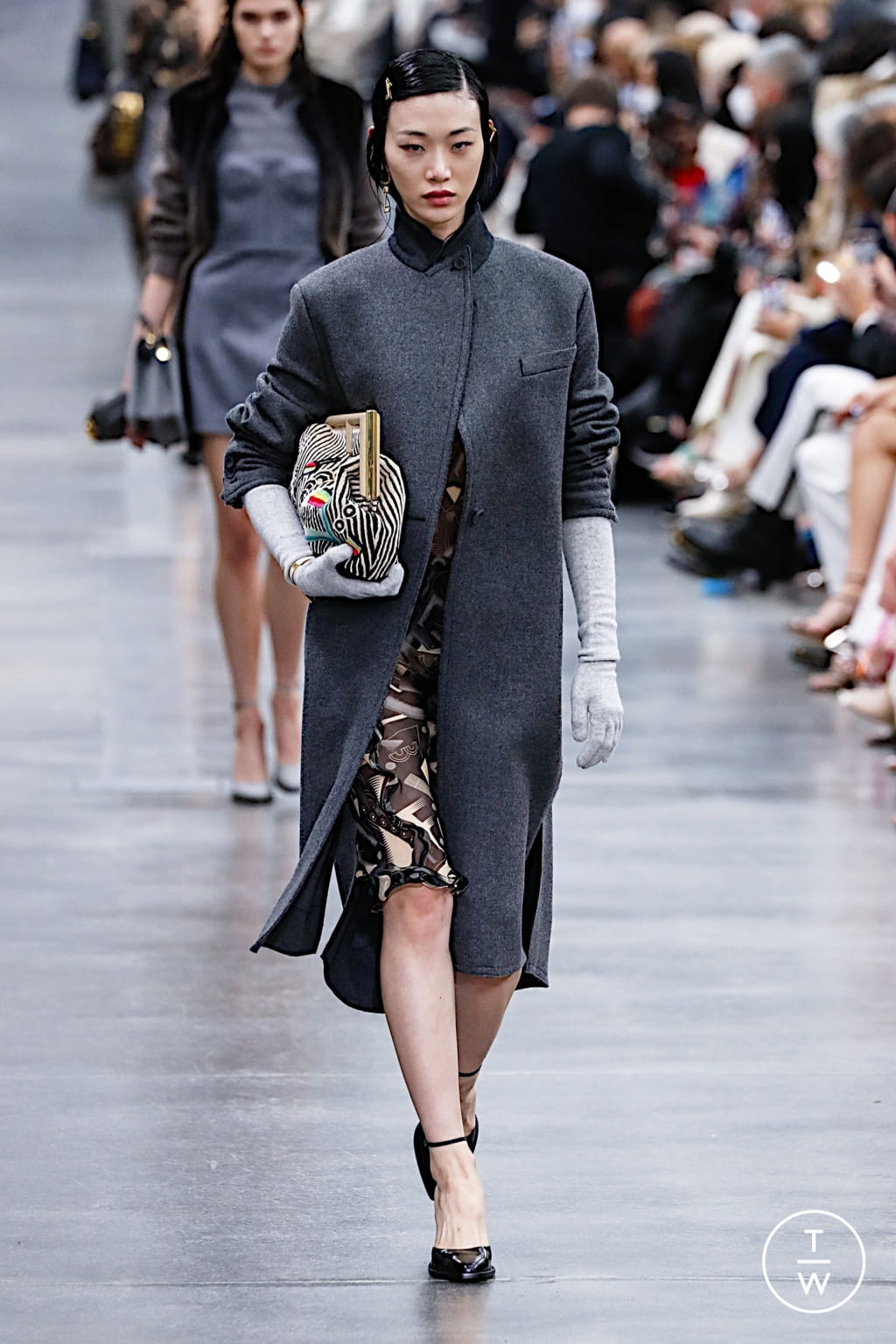 Fashion Week Milan Fall/Winter 2022 look 39 from the Fendi collection 女装