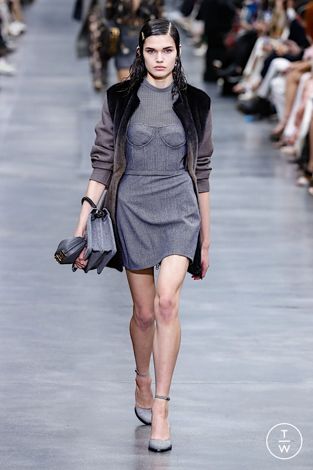 Fashion Week Milan Fall/Winter 2022 look 40 from the Fendi collection womenswear