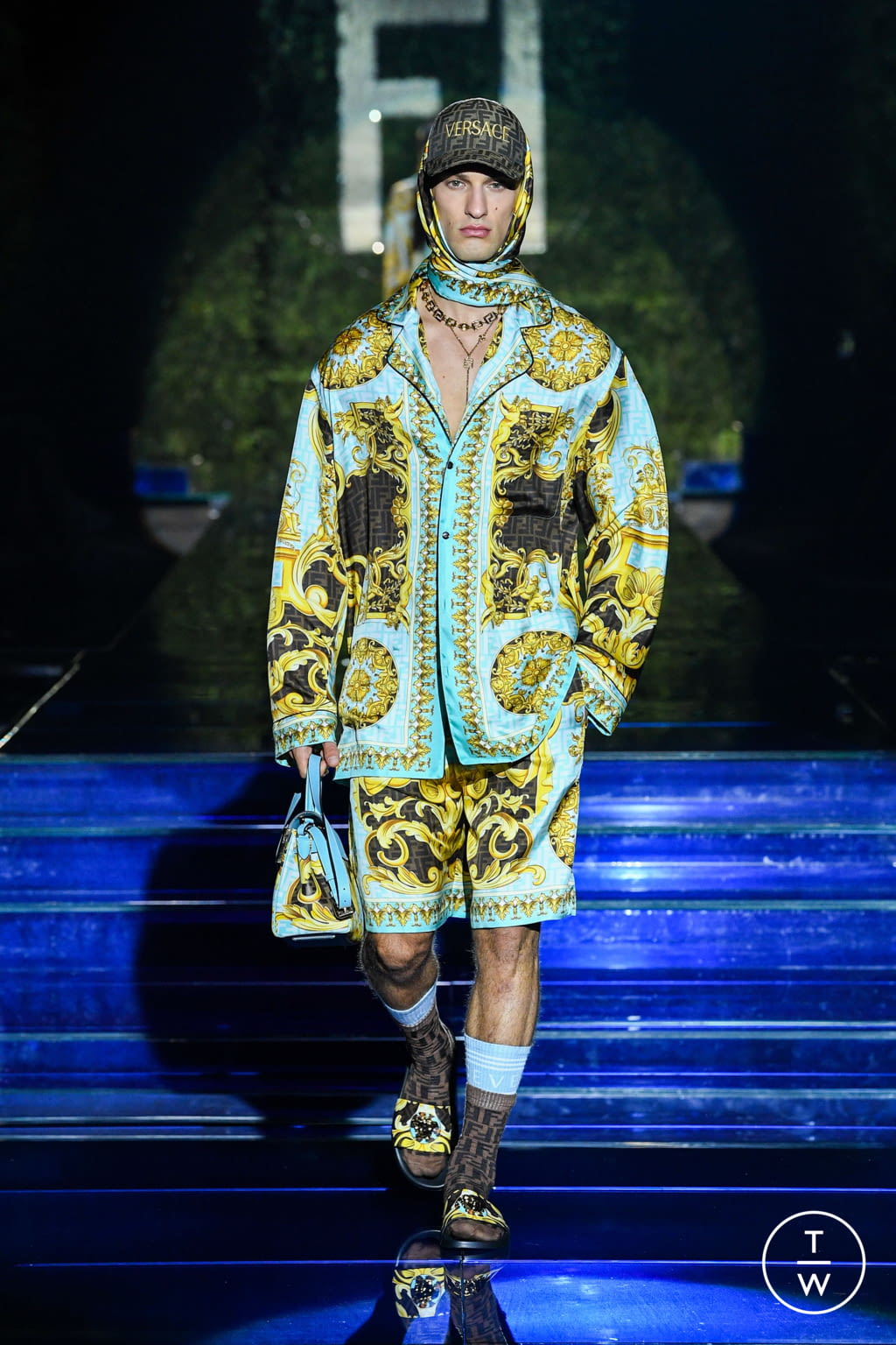 Fashion Week Milan Spring/Summer 2022 look 36 from the Versace by Fendi - Fendi by Versace collection 女装