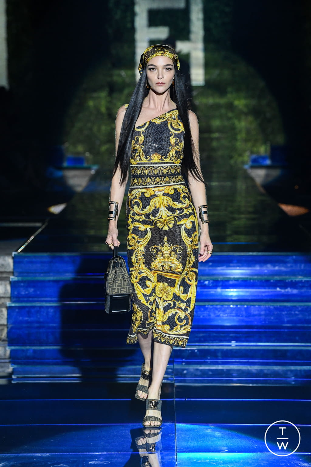 Fashion Week Milan Spring/Summer 2022 look 44 from the Versace by Fendi - Fendi by Versace collection 女装