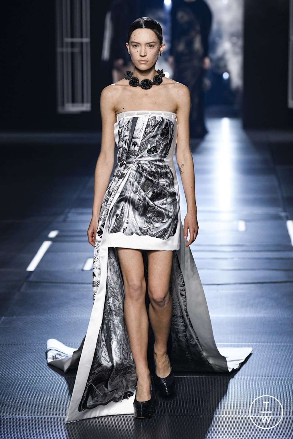 Fashion Week Paris Spring/Summer 2022 look 11 from the Fendi collection 高级定制