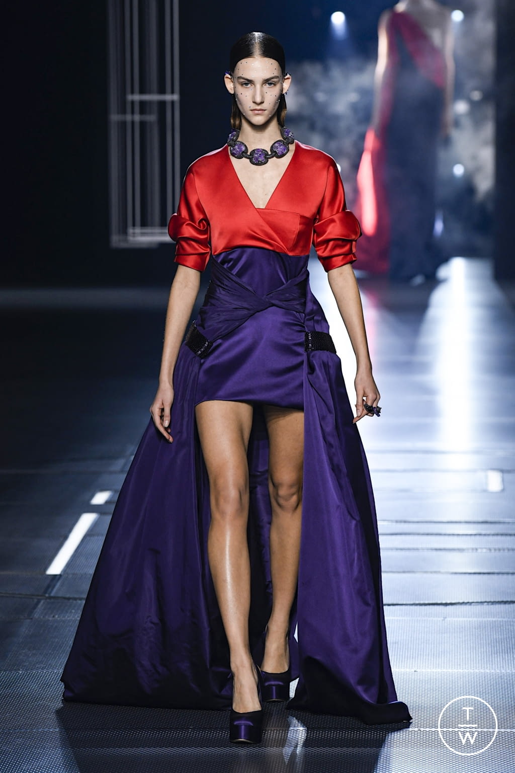Fashion Week Paris Spring/Summer 2022 look 21 from the Fendi collection 高级定制