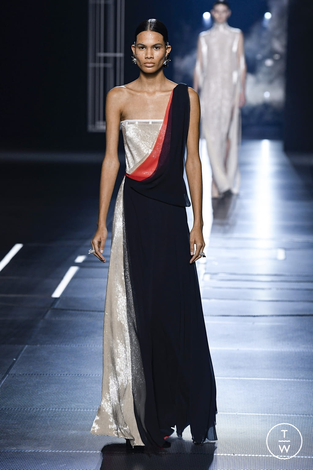 Fashion Week Paris Spring/Summer 2022 look 29 from the Fendi collection couture