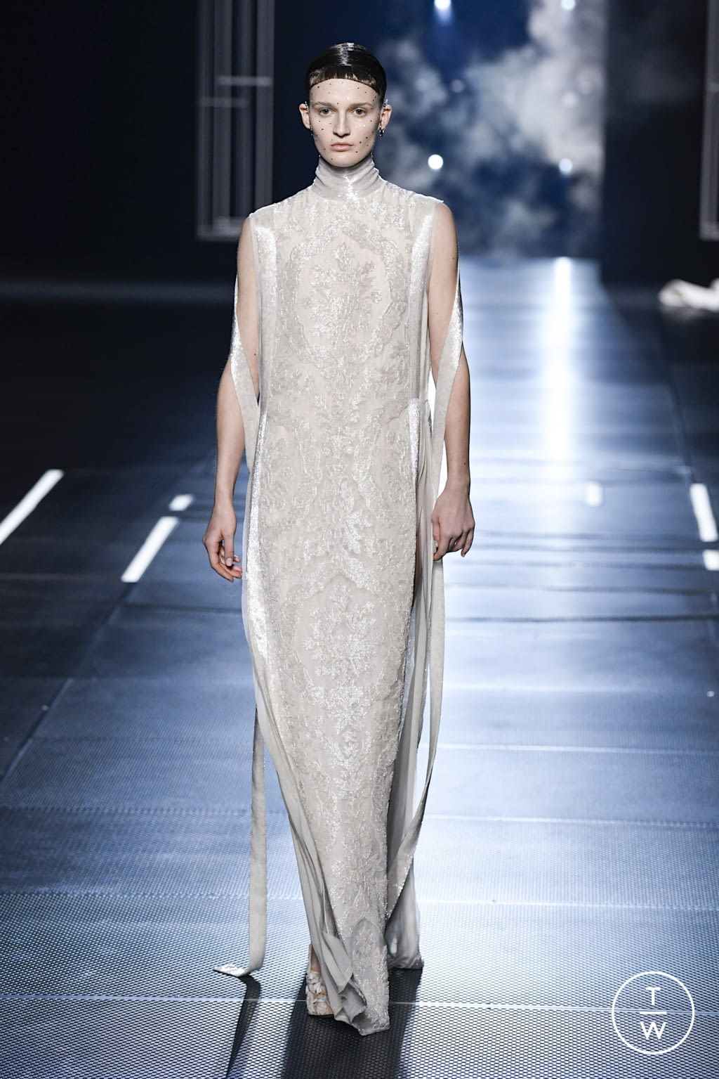 Fashion Week Paris Spring/Summer 2022 look 30 from the Fendi collection couture