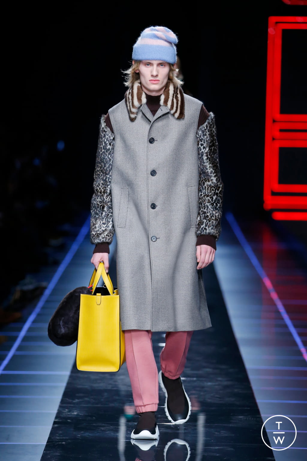 Fashion Week Milan Fall/Winter 2017 look 2 from the Fendi collection 男装