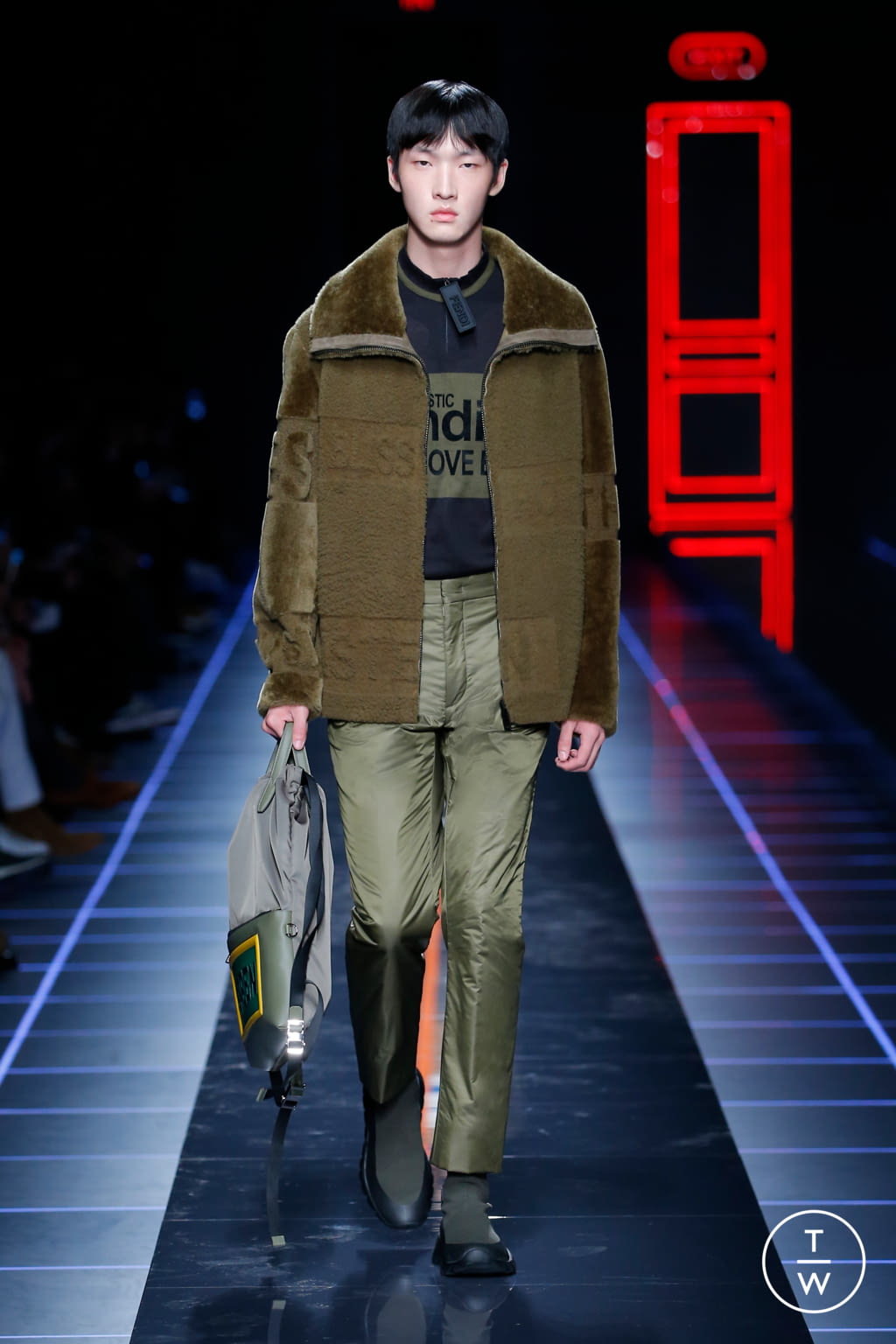 Fashion Week Milan Fall/Winter 2017 look 17 from the Fendi collection 男装