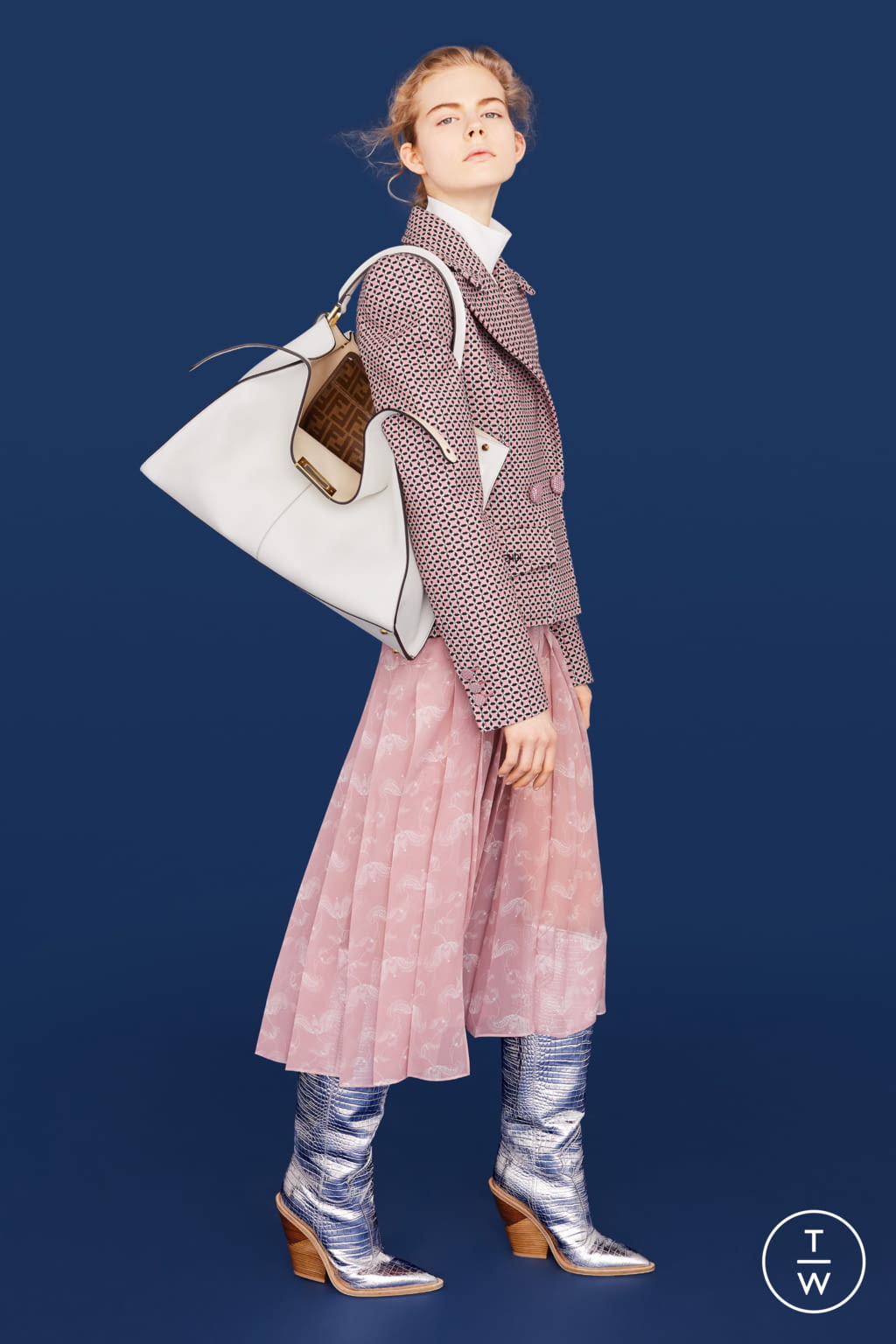 Fashion Week Milan Resort 2019 look 4 from the Fendi collection womenswear
