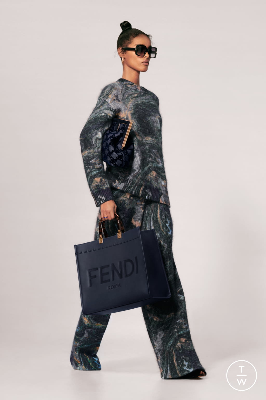 Fashion Week Milan Resort 2022 look 2 de la collection Fendi womenswear