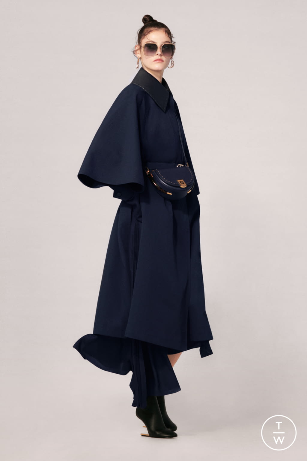 Fashion Week Milan Resort 2022 look 5 from the Fendi collection womenswear