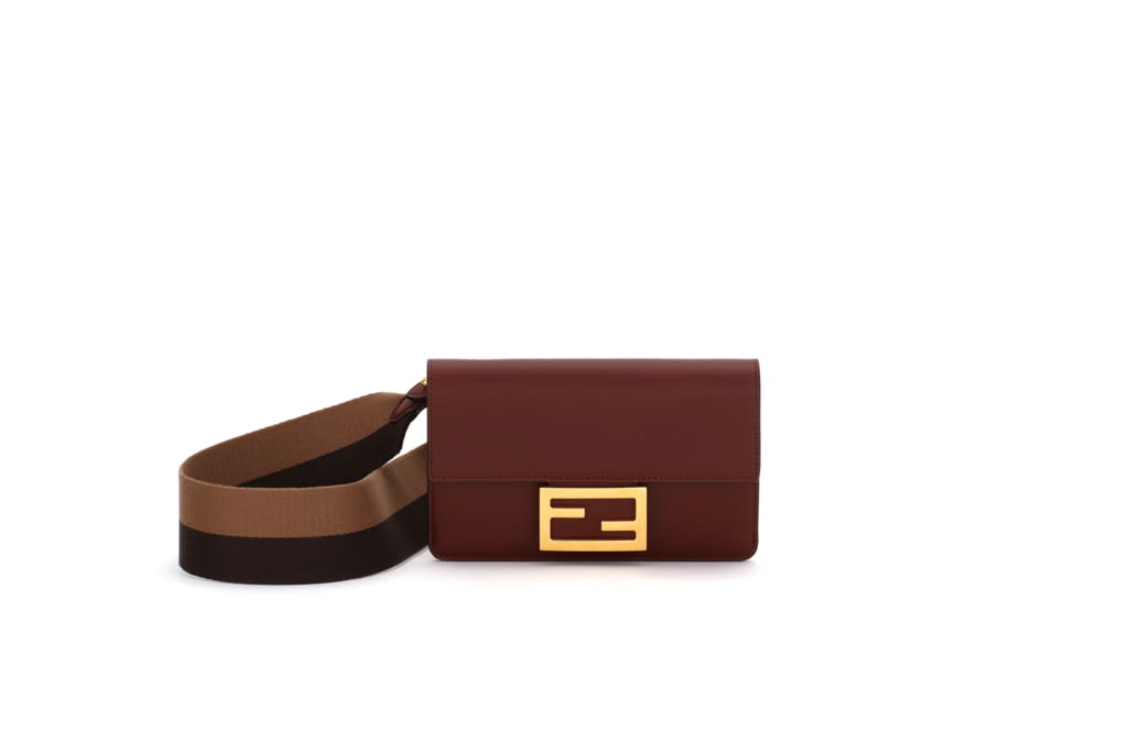 Fashion Week Milan Spring/Summer 2020 look 26 from the Fendi collection 女装配饰