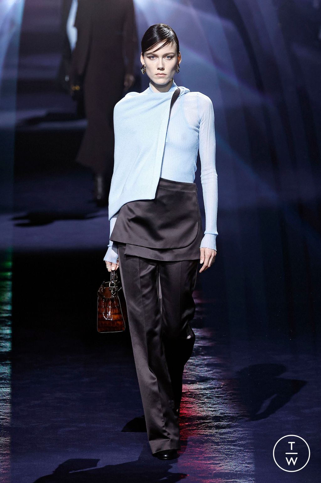 Fashion Week Milan Fall/Winter 2023 look 33 from the Fendi collection 女装