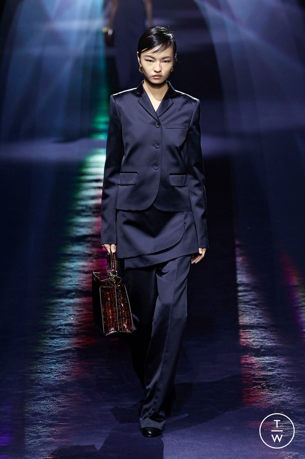 Fashion Week Milan Fall/Winter 2023 look 38 from the Fendi collection 女装