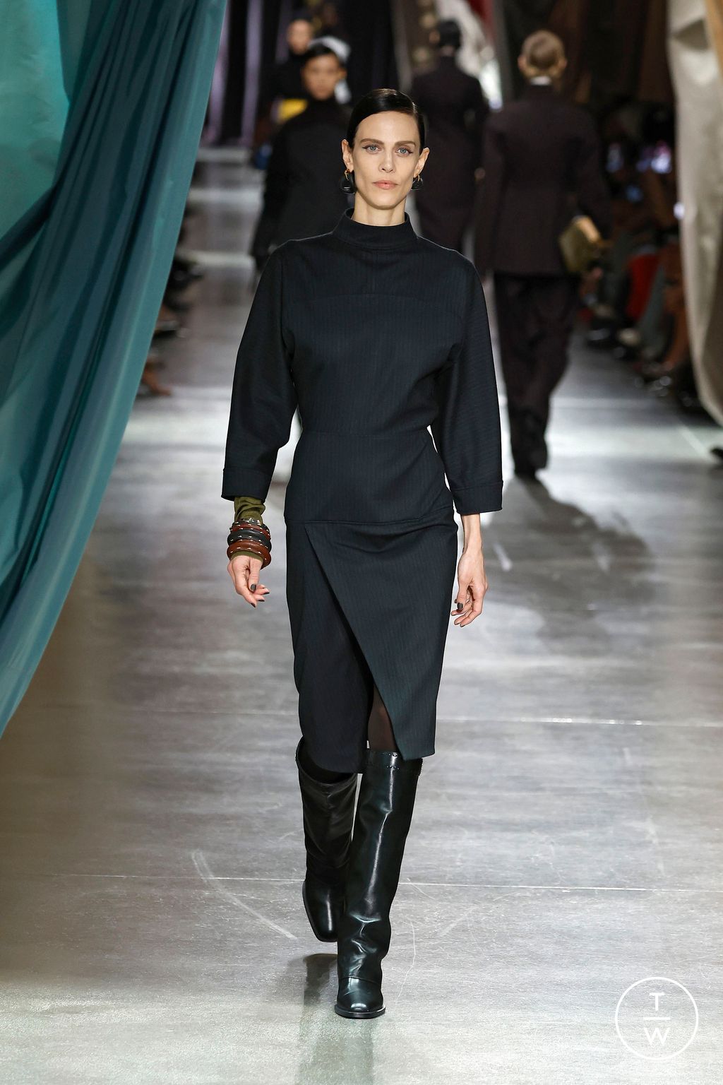 Fashion Week Milan Fall/Winter 2024 look 4 from the Fendi collection 女装