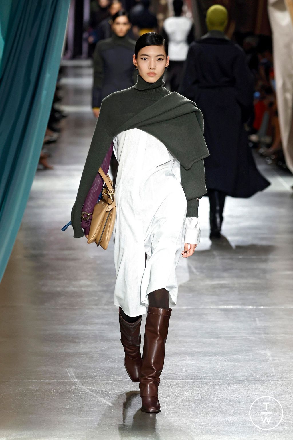 Fashion Week Milan Fall/Winter 2024 look 10 from the Fendi collection 女装