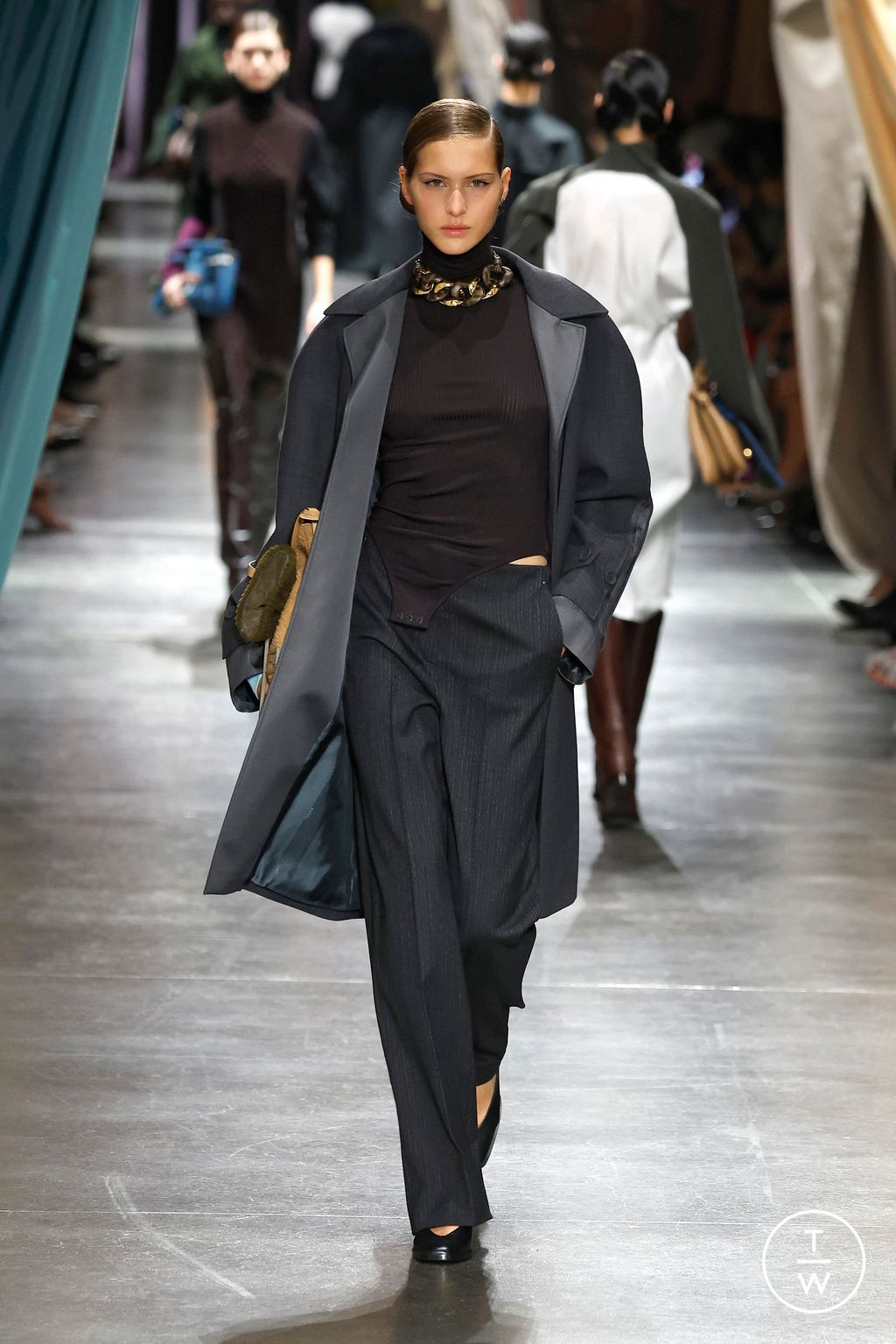 Fashion Week Milan Fall/Winter 2024 look 12 from the Fendi collection 女装