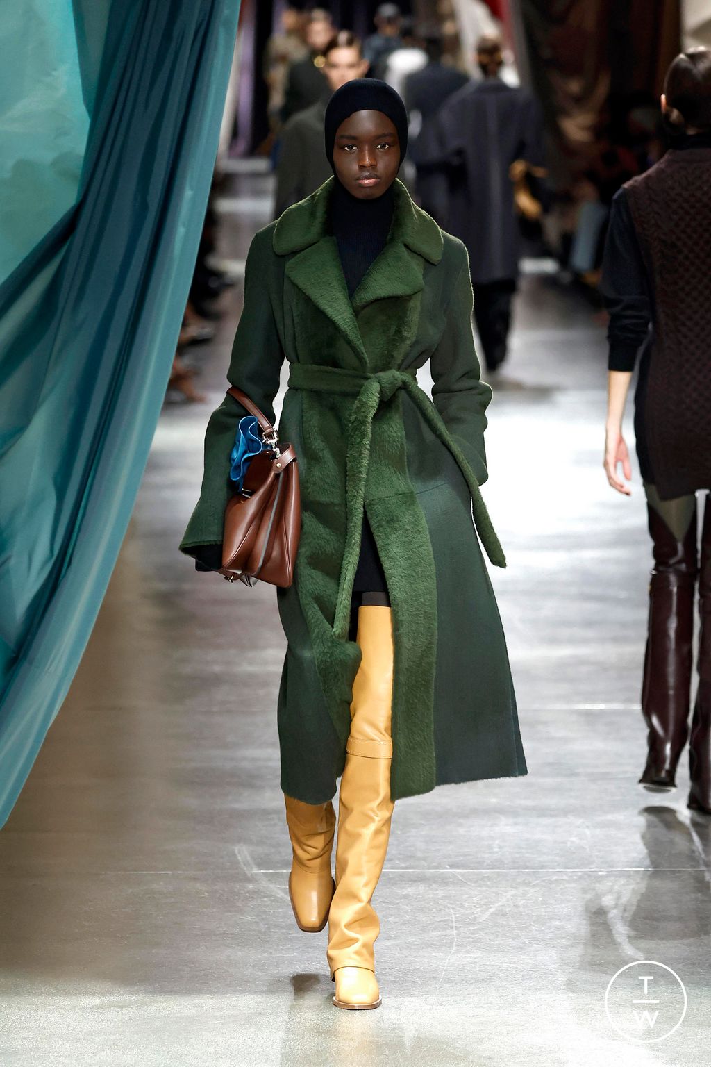 Fashion Week Milan Fall/Winter 2024 look 14 from the Fendi collection 女装