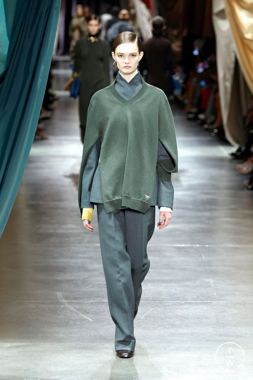 Fashion Week Milan Fall/Winter 2024 look 15 de la collection Fendi womenswear