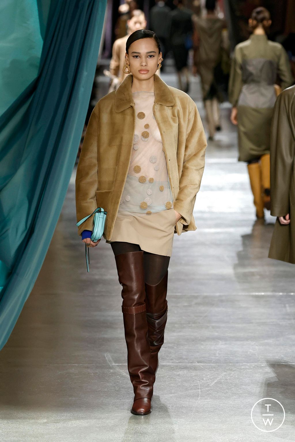 Fashion Week Milan Fall/Winter 2024 look 20 from the Fendi collection 女装