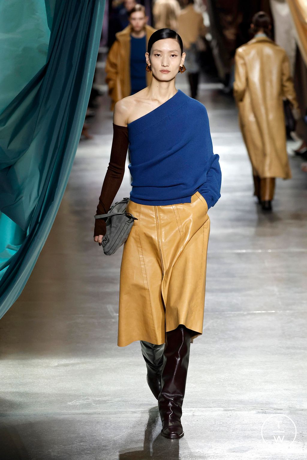Fashion Week Milan Fall/Winter 2024 look 24 from the Fendi collection 女装