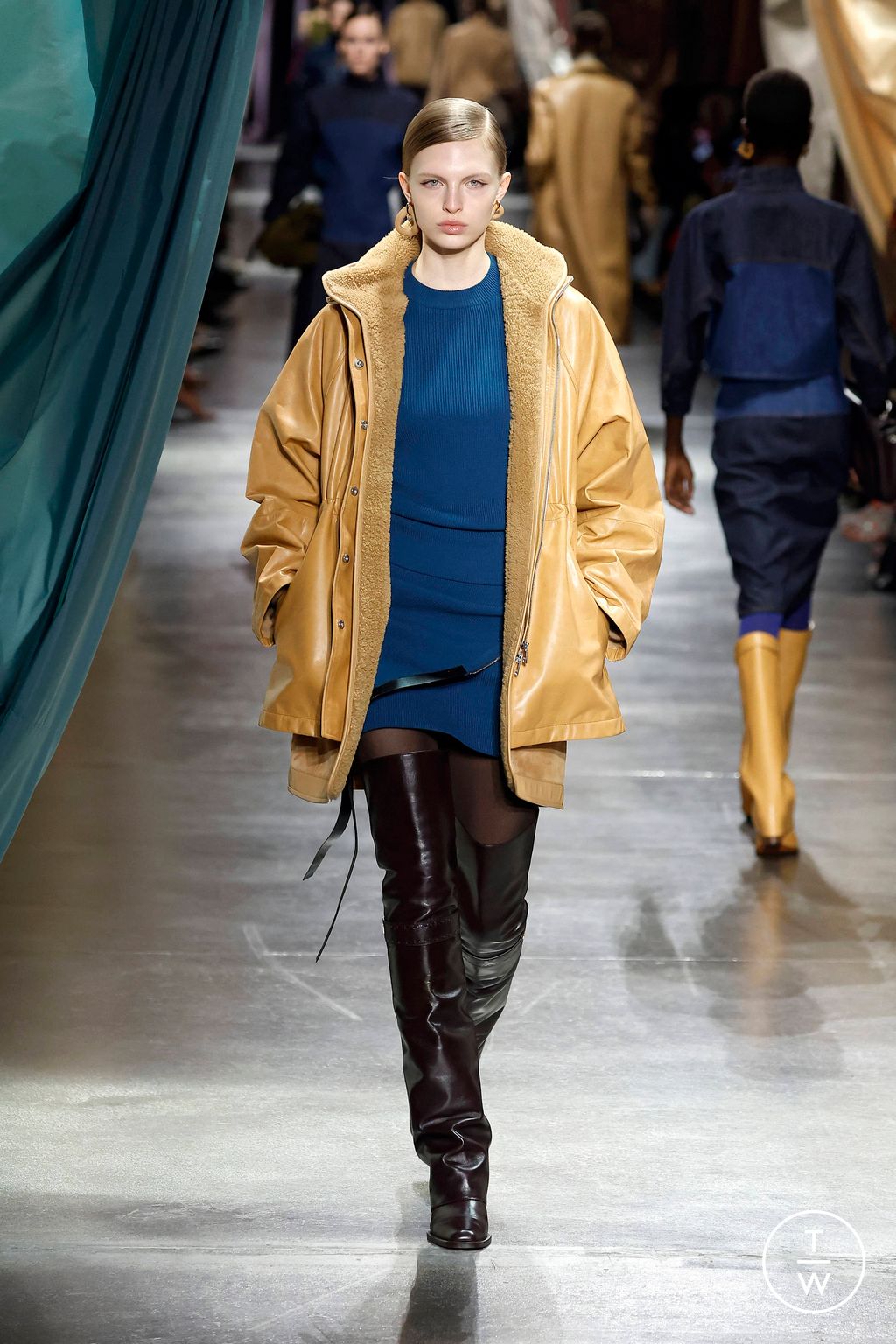 Fashion Week Milan Fall/Winter 2024 look 25 from the Fendi collection 女装