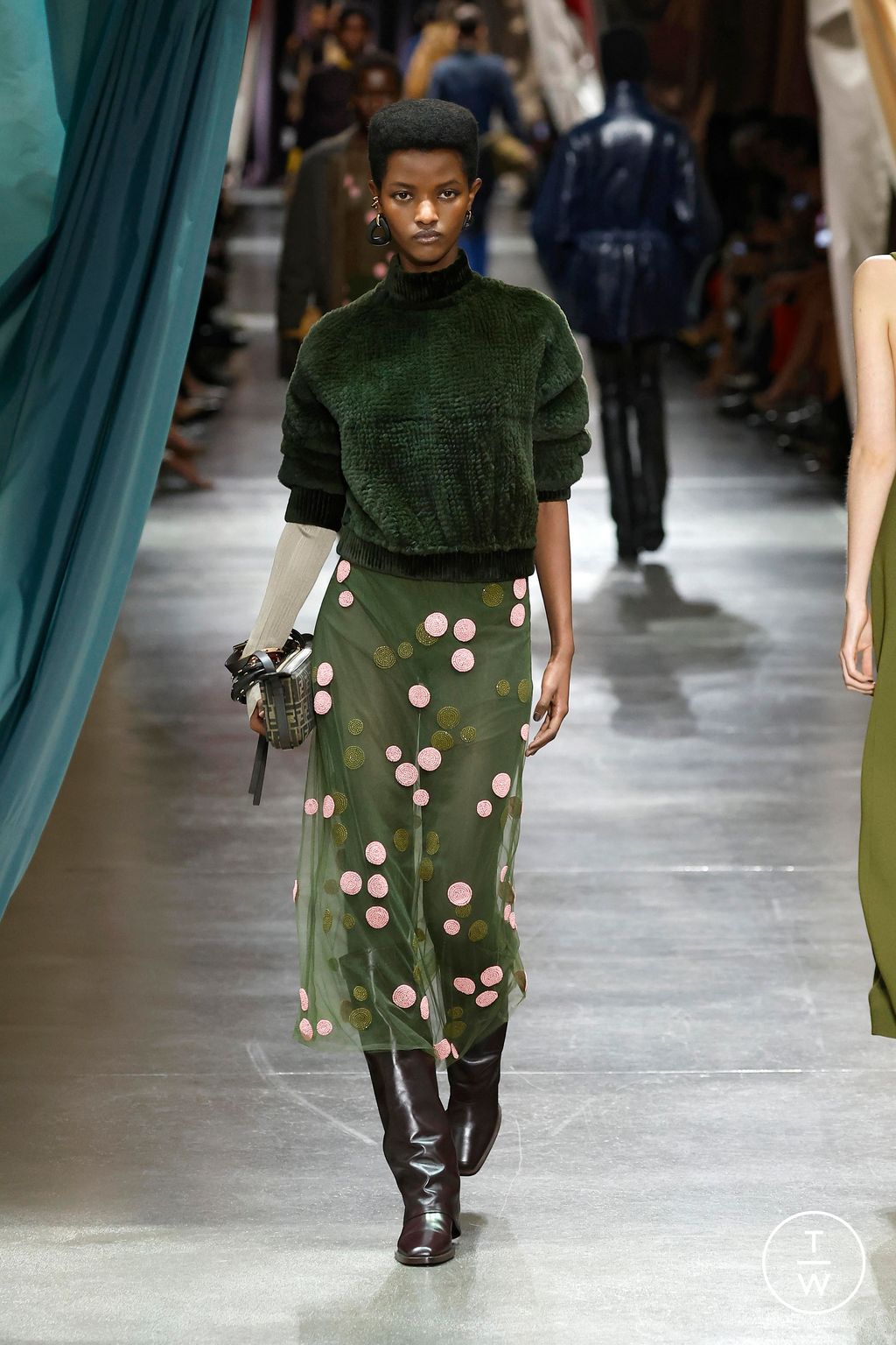 Fashion Week Milan Fall/Winter 2024 look 29 from the Fendi collection womenswear