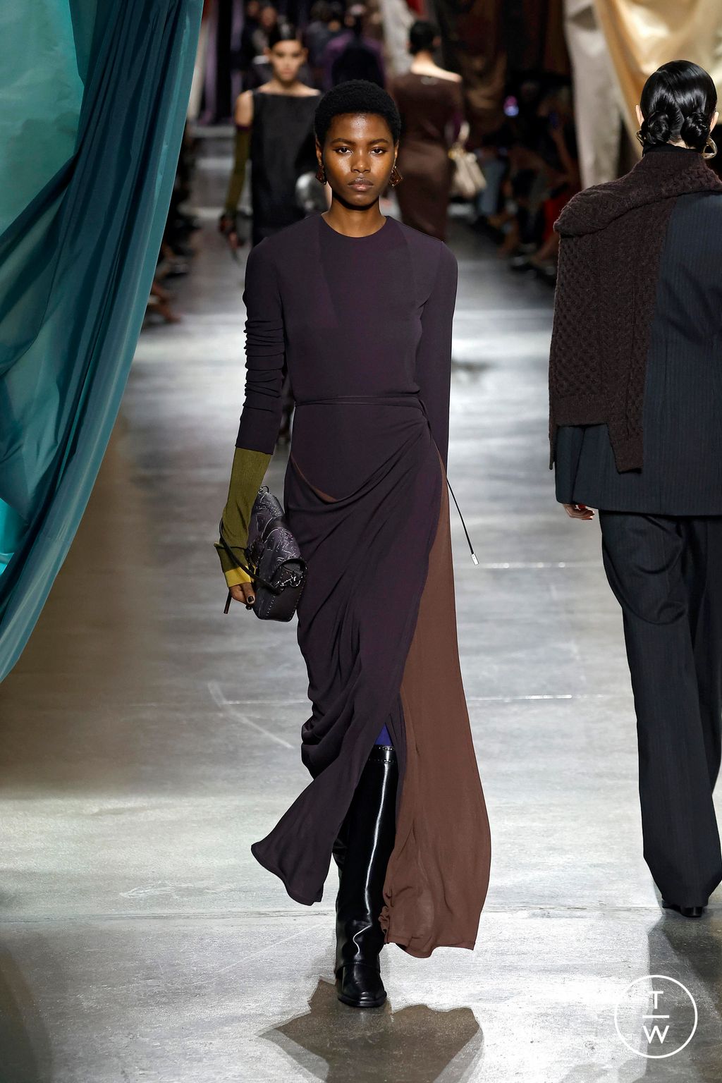 Fashion Week Milan Fall/Winter 2024 look 41 from the Fendi collection womenswear