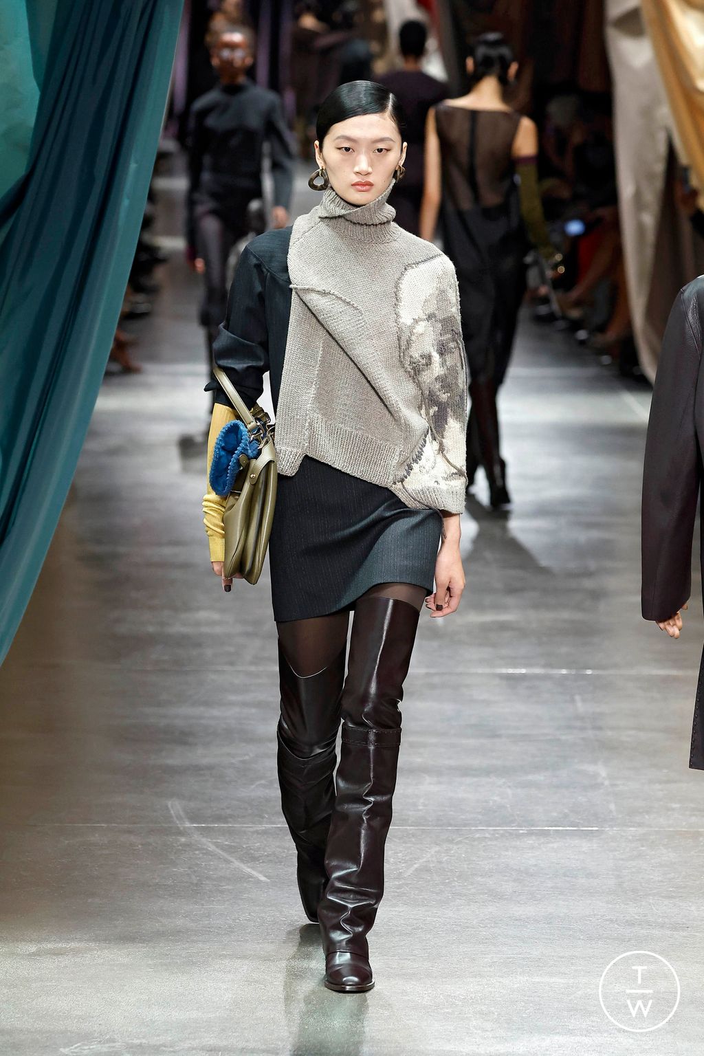 Fashion Week Milan Fall/Winter 2024 look 44 from the Fendi collection womenswear