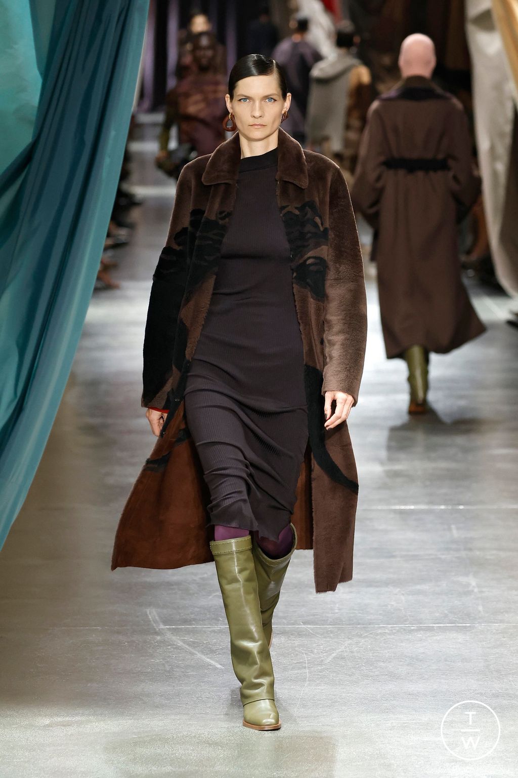 Fashion Week Milan Fall/Winter 2024 look 50 from the Fendi collection womenswear
