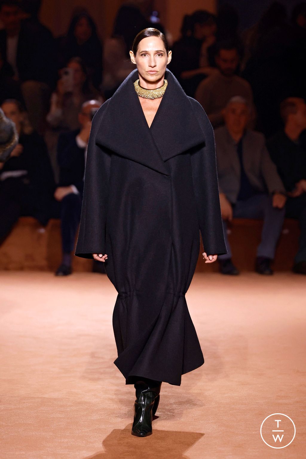 Fashion Week Milan Fall/Winter 2025 look 10 from the Fendi collection womenswear