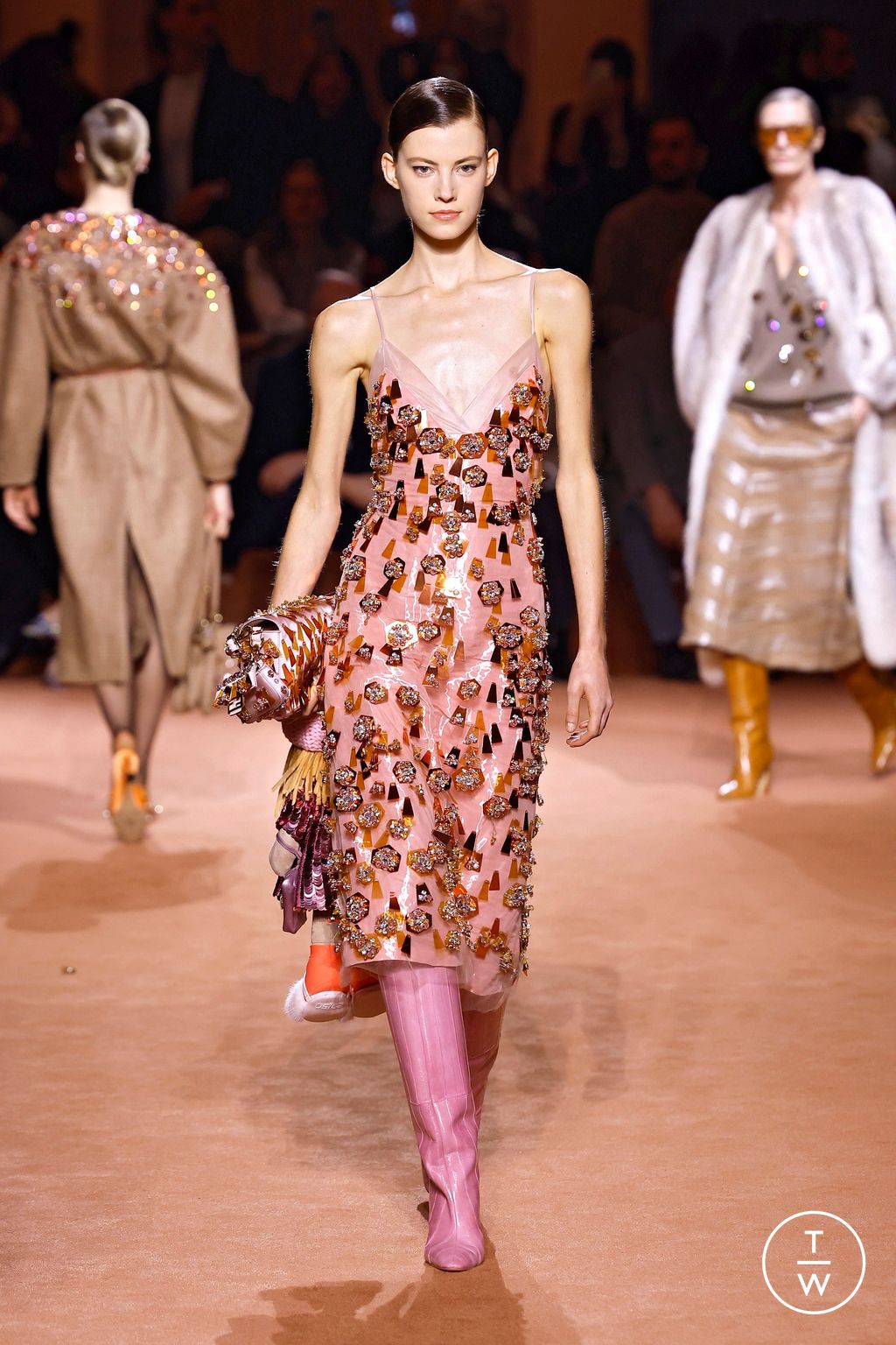 Fashion Week Milan Fall/Winter 2025 look 28 from the Fendi collection womenswear