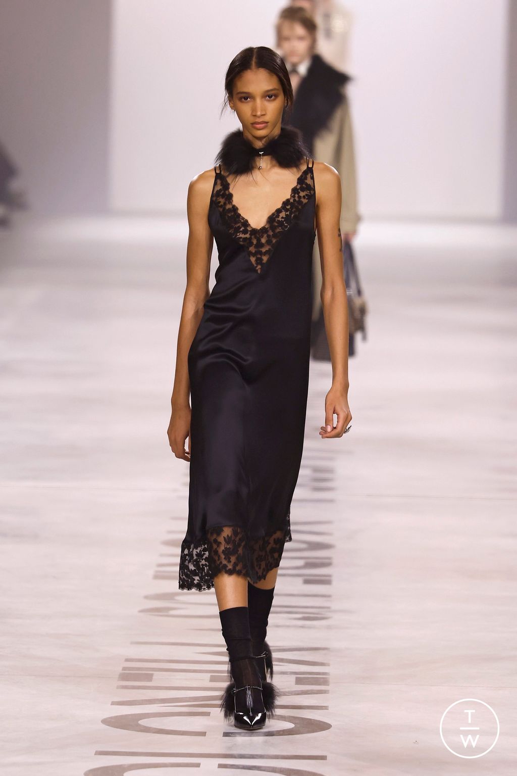 Fashion Week Milan Fall/Winter 2026 look 17 from the Fendi collection 女装