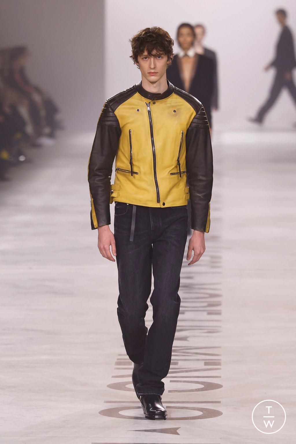 Fashion Week Milan Fall/Winter 2026 look 28 from the Fendi collection womenswear