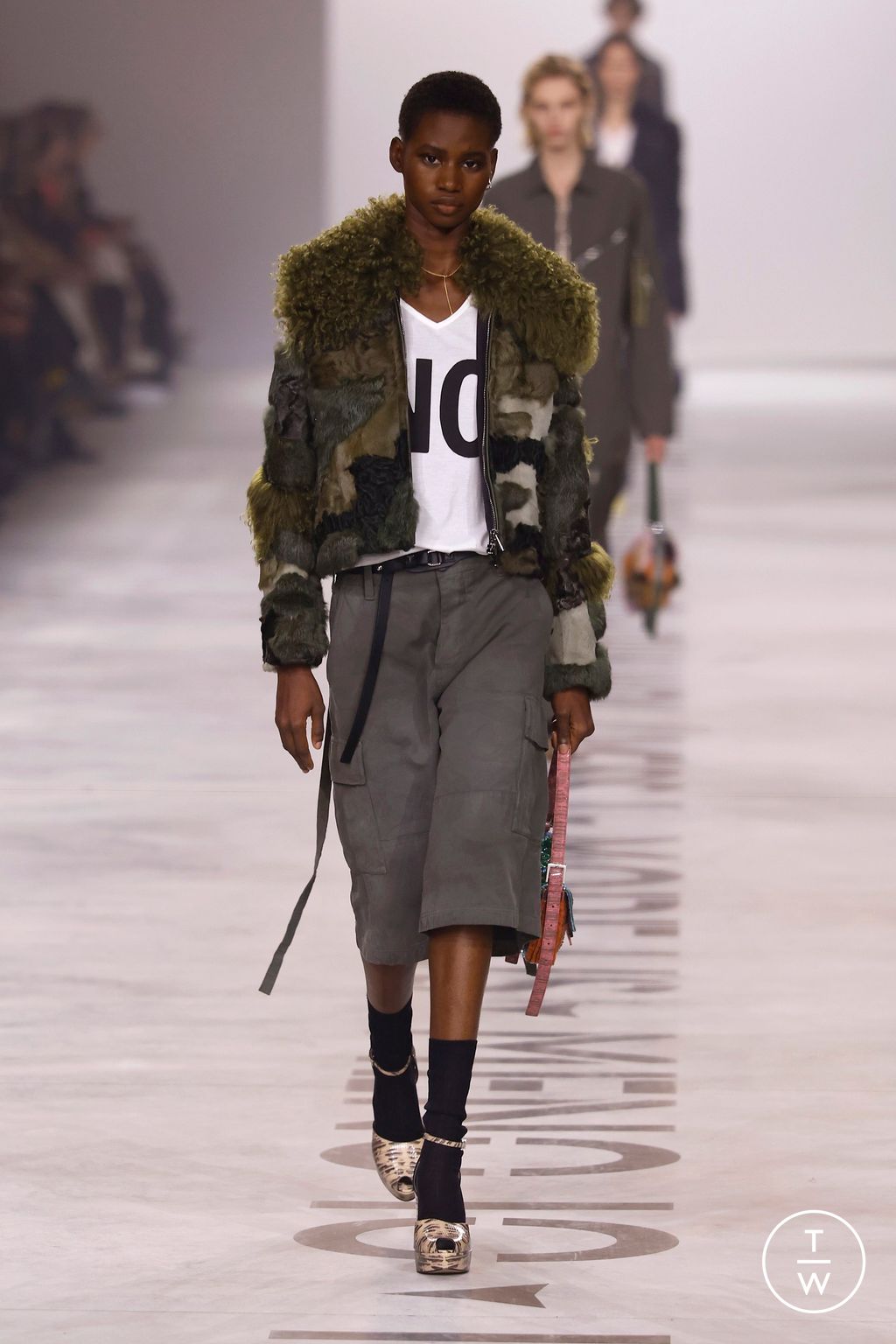 Fashion Week Milan Fall/Winter 2026 look 44 de la collection Fendi womenswear