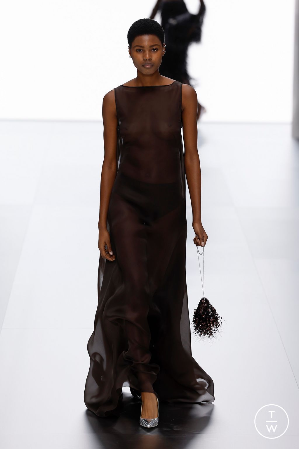 Fashion Week Paris Spring/Summer 2024 look 4 from the Fendi collection couture