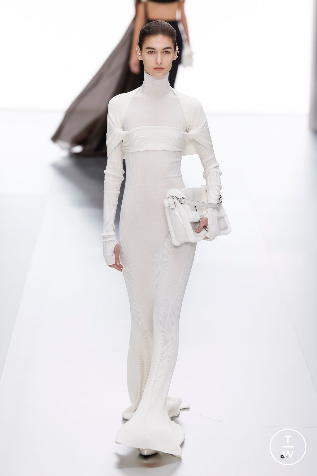 Fashion Week Paris Spring/Summer 2024 look 6 from the Fendi collection couture