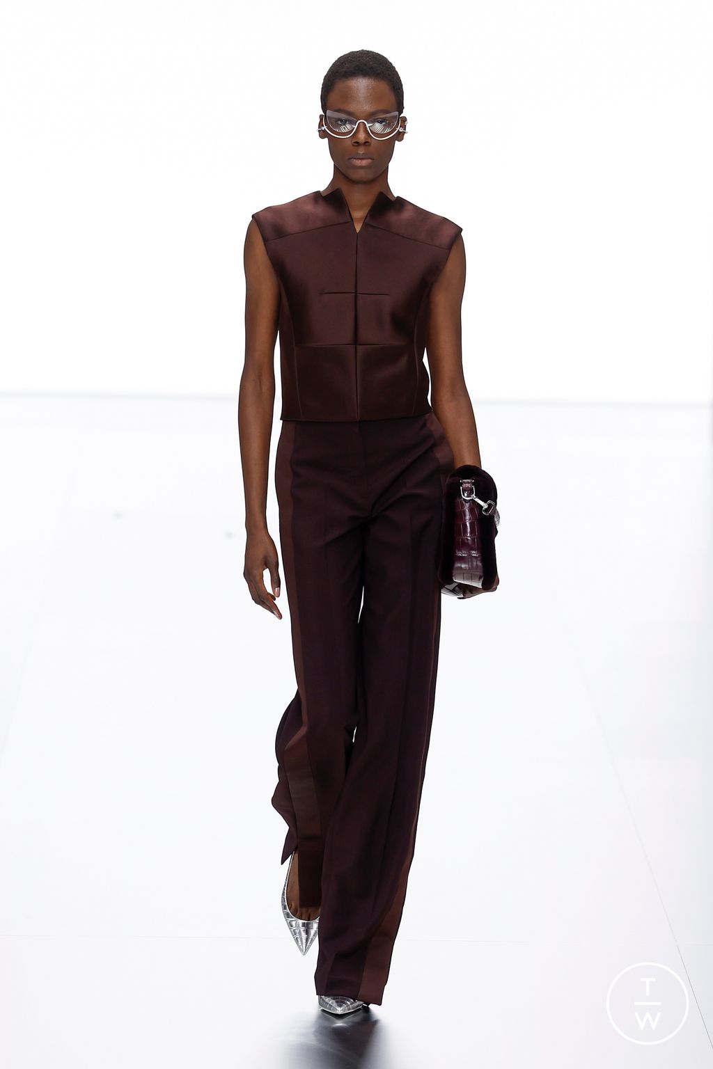 Fashion Week Paris Spring/Summer 2024 look 9 from the Fendi collection 高级定制