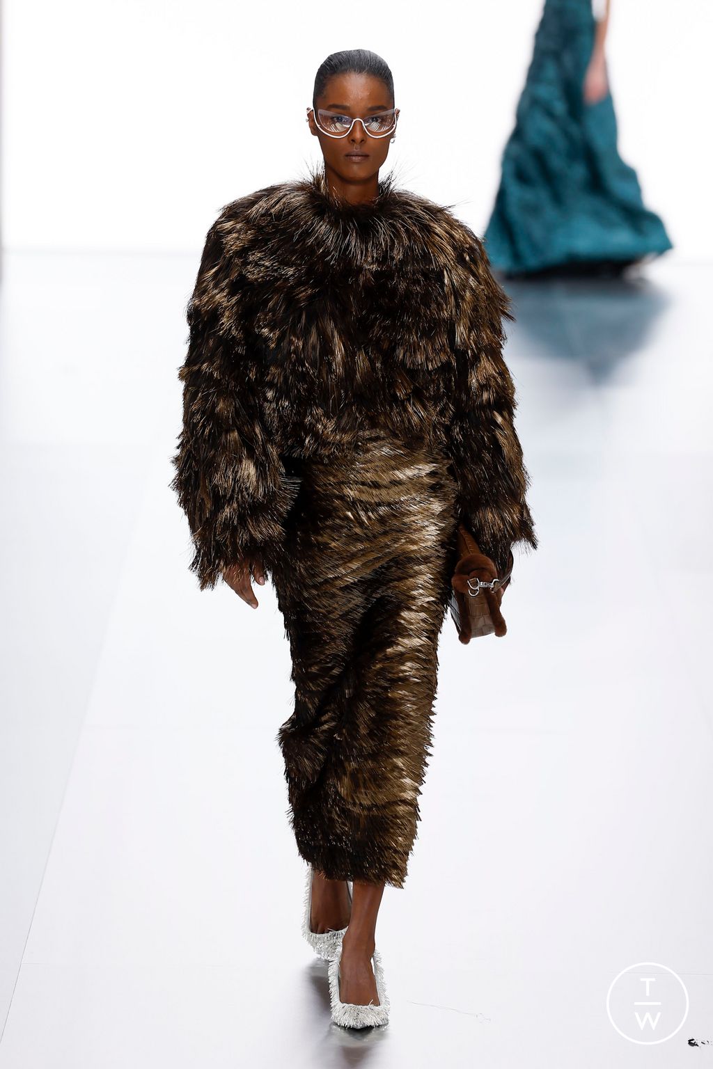 Fashion Week Paris Spring/Summer 2024 look 18 from the Fendi collection 高级定制