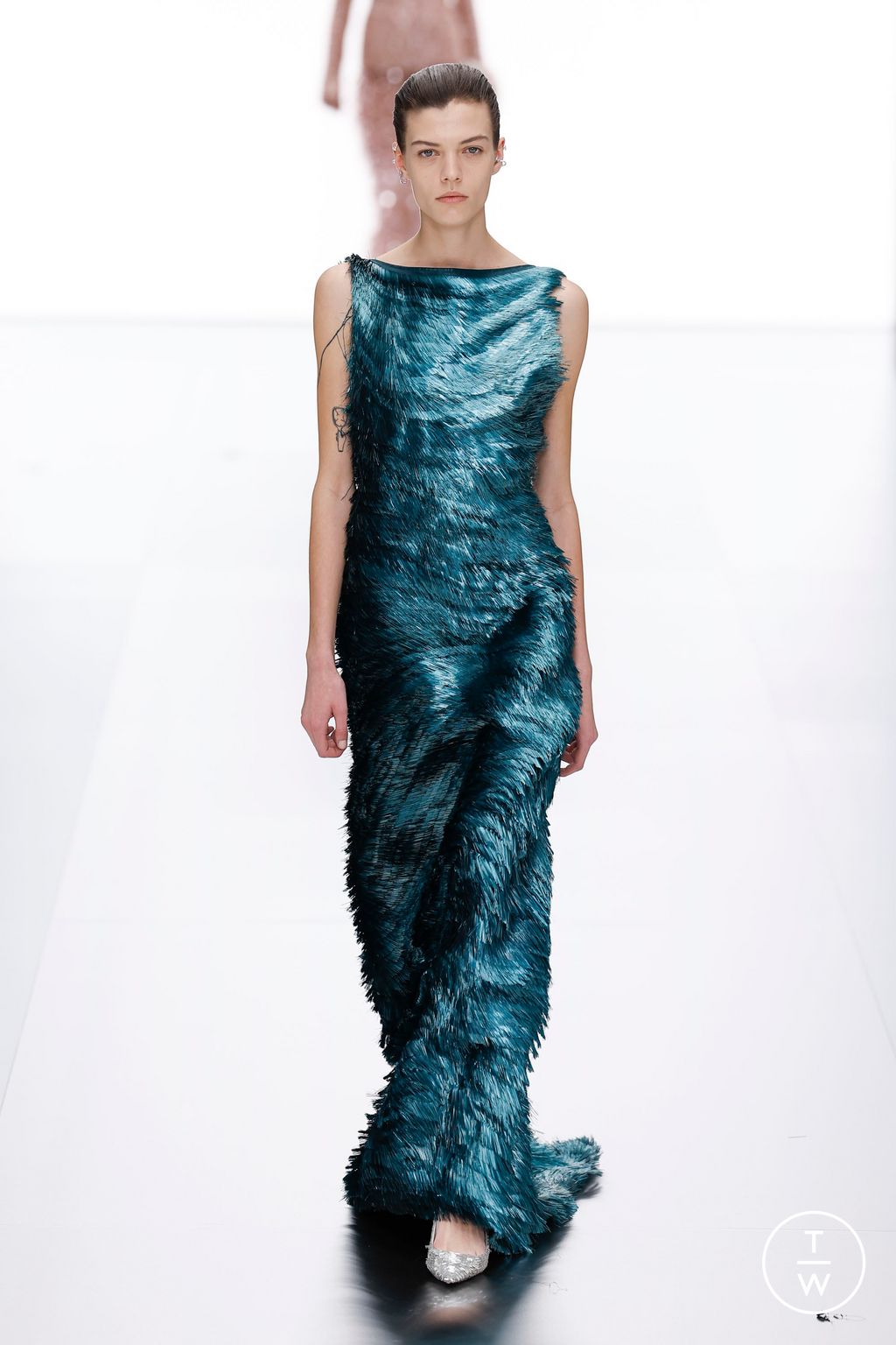 Fashion Week Paris Spring/Summer 2024 look 19 from the Fendi collection couture