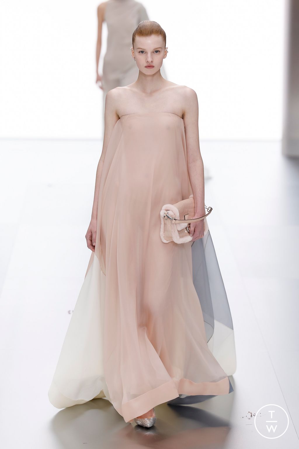 Fashion Week Paris Spring/Summer 2024 look 23 from the Fendi collection couture